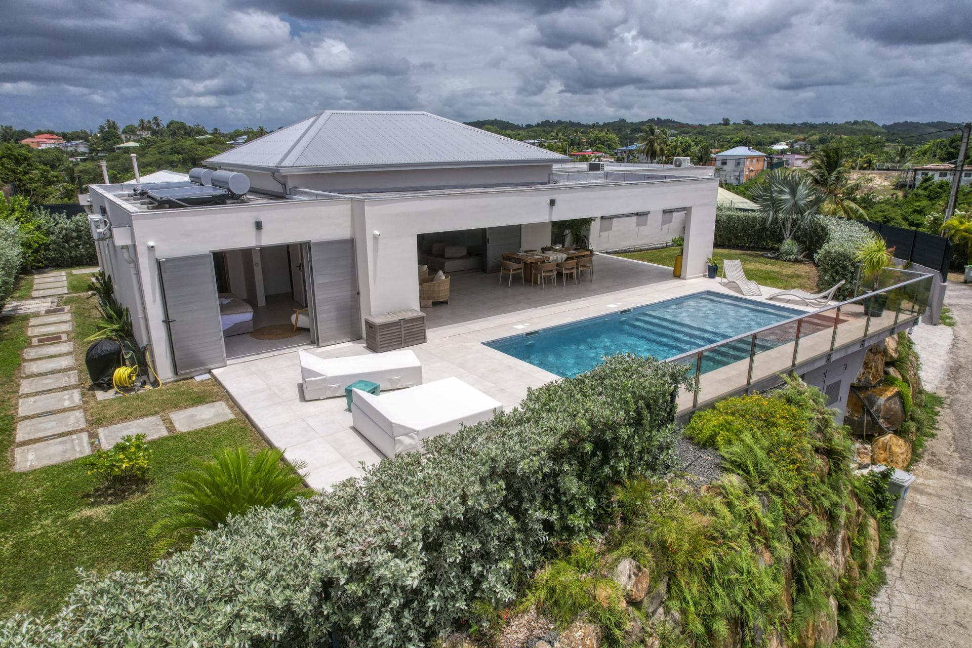 1.Location villa piscine Gosier Guadeloupe_Vue Ensemble